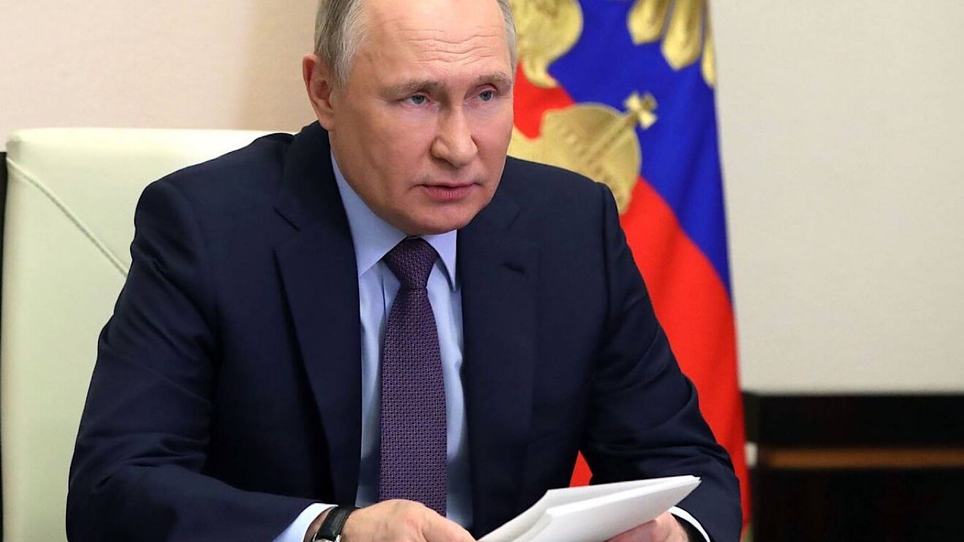 Presidente Vladimir Putin assina decreto para aumentar as Forças ...