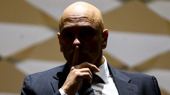 Moraes pede oficialmente a Fachin investigação contra o ministro Mendonça por abuso de autoridade, improbidade administrativa e crime de responsabilidade