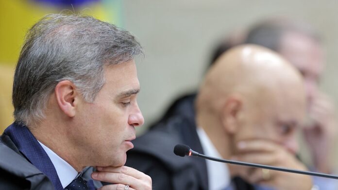 Com os votos antecipados de Fux e Nunes Marques, Mendonça forma maioria na 2ª Turma do Supremo para afastar o diretor-geral da PF Andrei Rodrigues